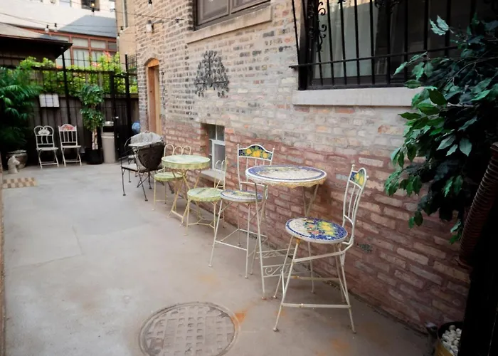 Apartamento Stone Mansion Sleeps 10-20 Free Tv & Parking Chicago