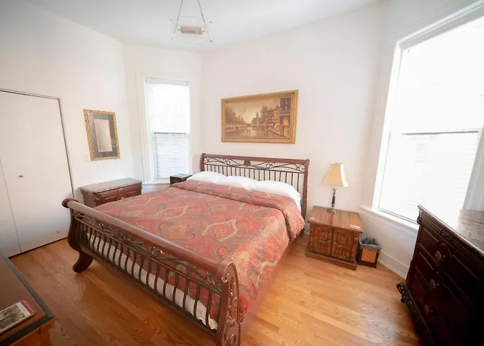 Apartamento Stone Mansion Sleeps 10-20 Free Tv & Parking