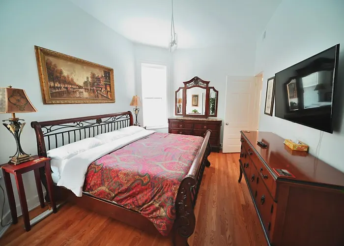 Apartamento Stone Mansion Sleeps 10-20 Free Tv & Parking