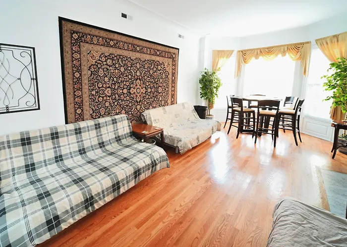 Stone Mansion Sleeps 10-20 Free Tv & Parking *