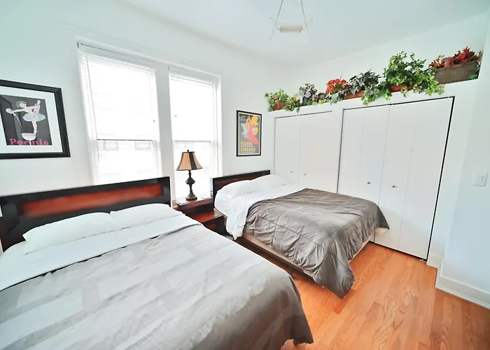 Apartamento Stone Mansion Sleeps 10-20 Free Tv & Parking Chicago